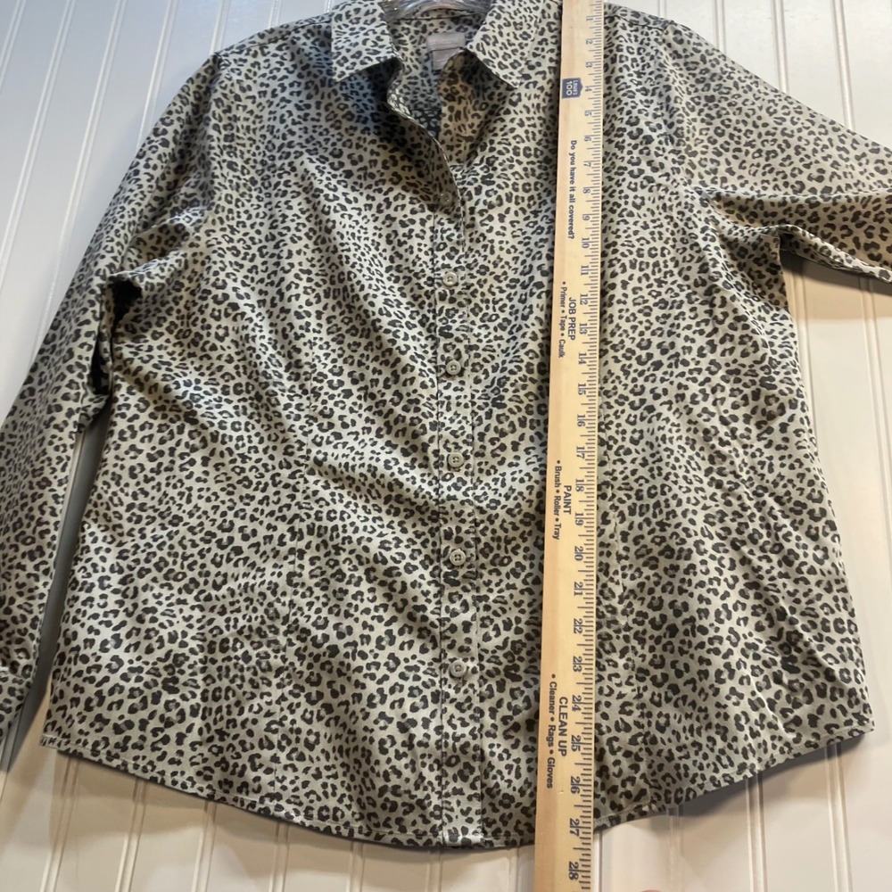 Chicos No-Iron Coolmax All Season  Leopard Print Button Down Shirt SZ 2 L 12/14 - Picture 10 of 11
